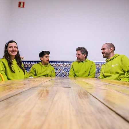 Help Yourself Hostels - Restelo Лиссабон Экстерьер фото