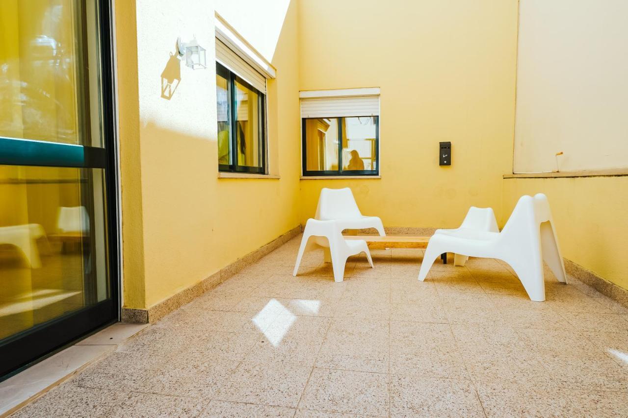Help Yourself Hostels - Restelo Лиссабон Экстерьер фото