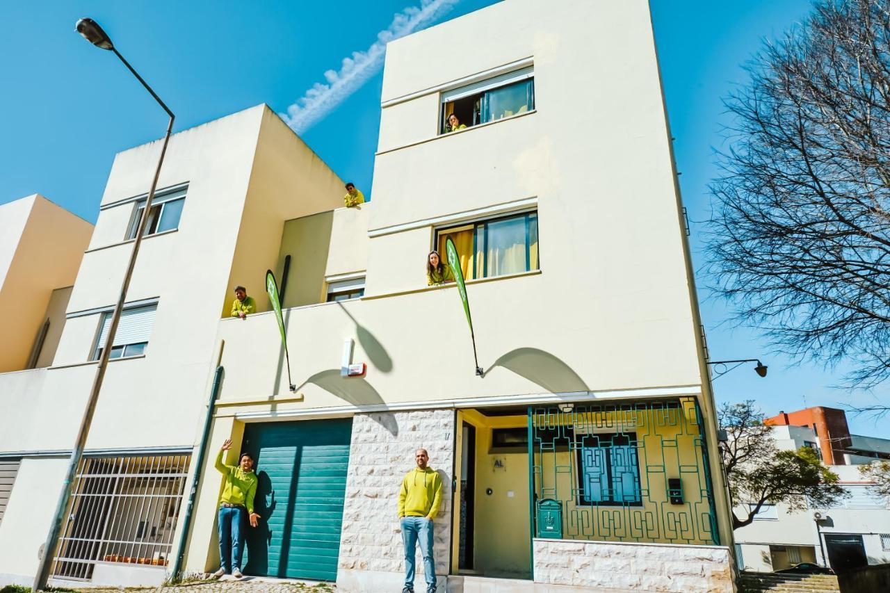 Help Yourself Hostels - Restelo Лиссабон Экстерьер фото