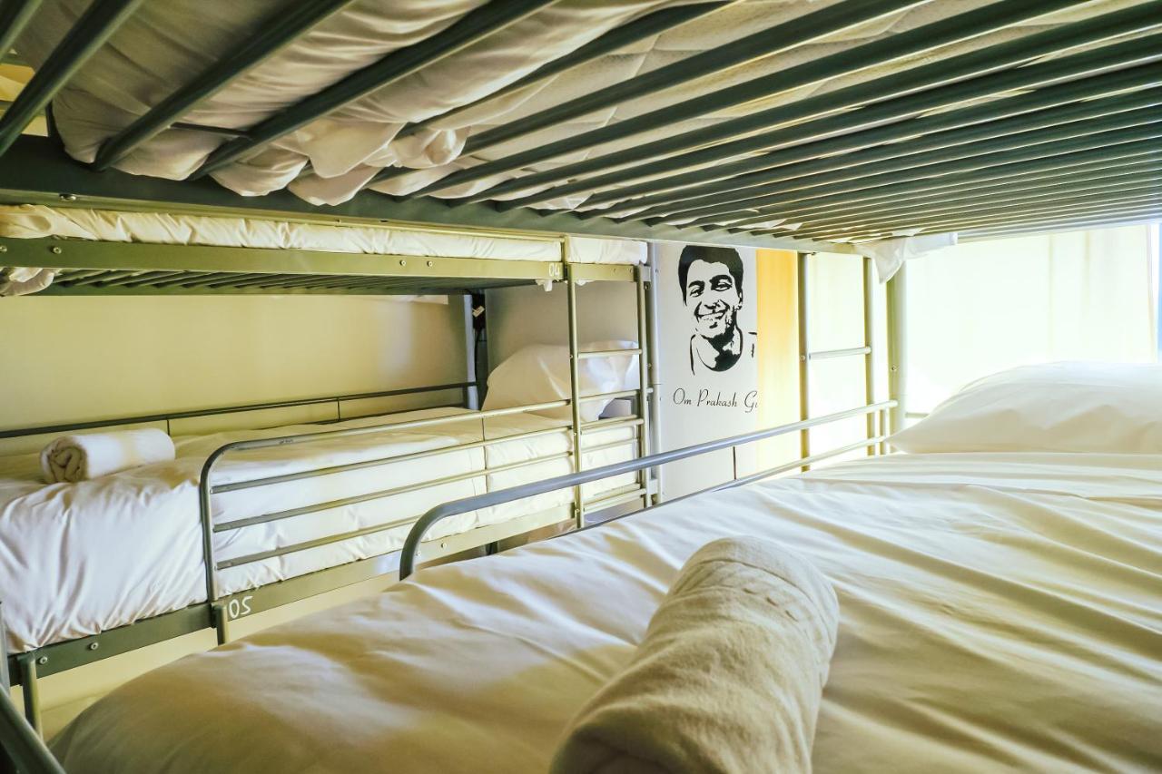 Help Yourself Hostels - Restelo Лиссабон Экстерьер фото