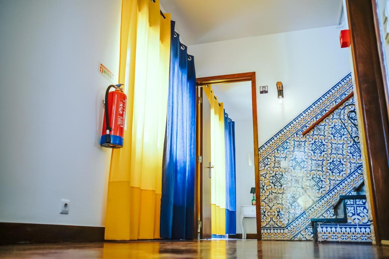 Help Yourself Hostels - Restelo Лиссабон Экстерьер фото