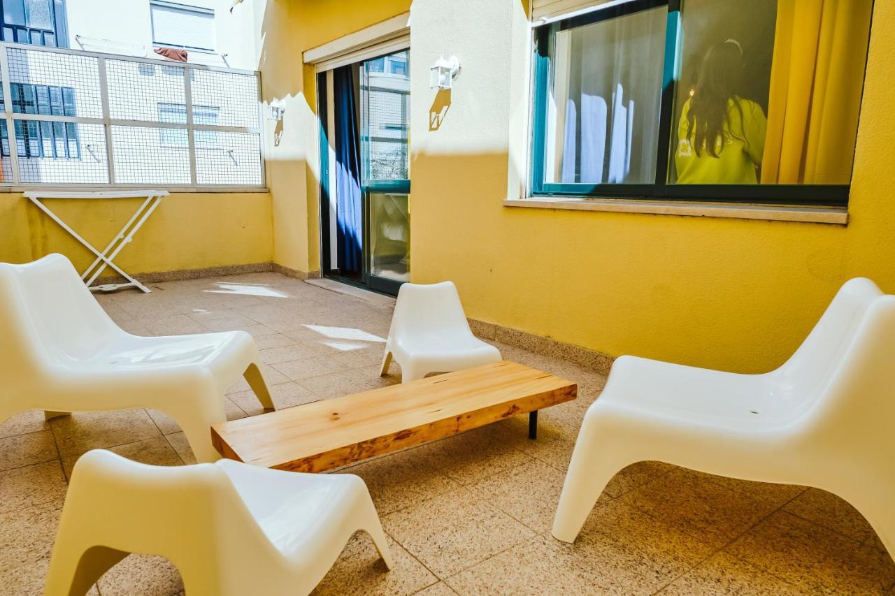 Help Yourself Hostels - Restelo Лиссабон Экстерьер фото