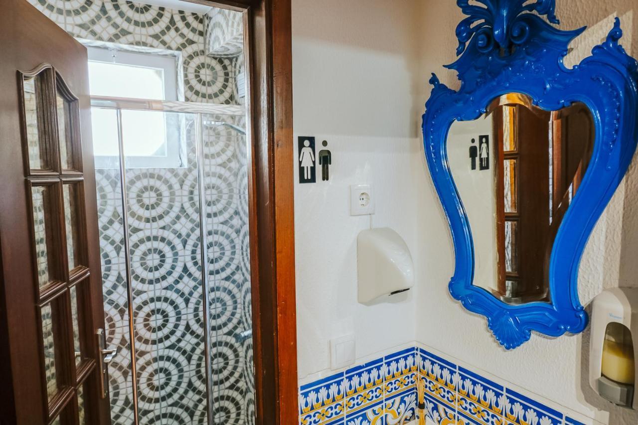 Help Yourself Hostels - Restelo Лиссабон Экстерьер фото