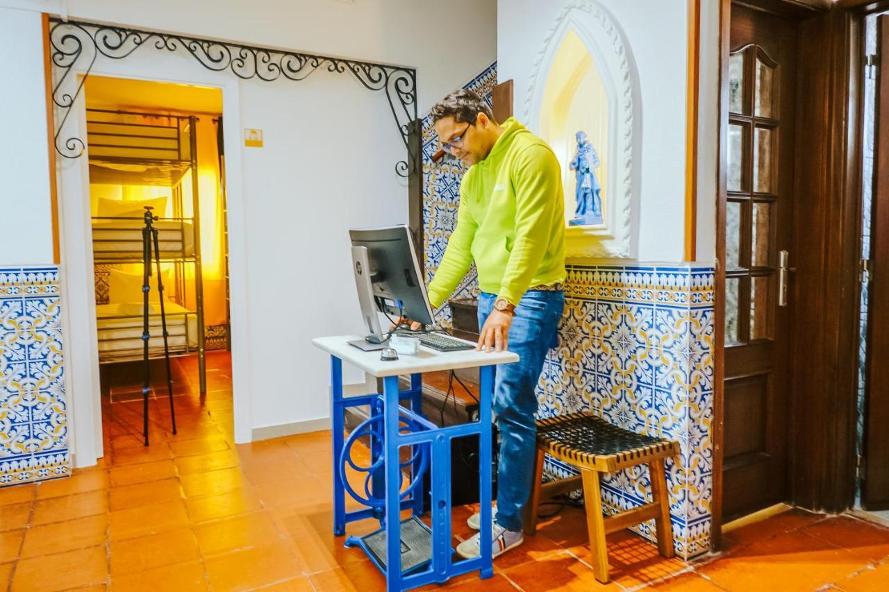 Help Yourself Hostels - Restelo Лиссабон Экстерьер фото