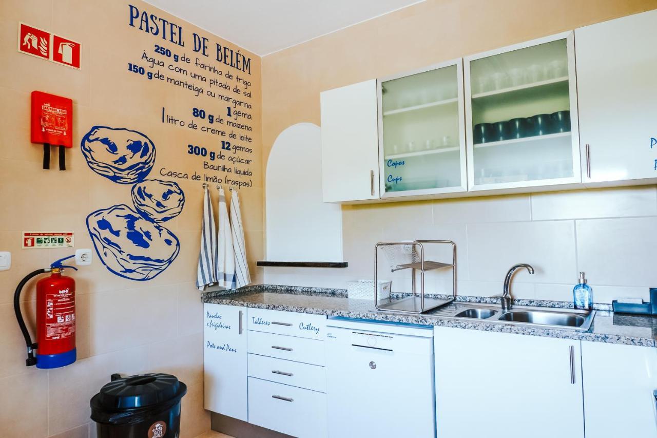 Help Yourself Hostels - Restelo Лиссабон Экстерьер фото