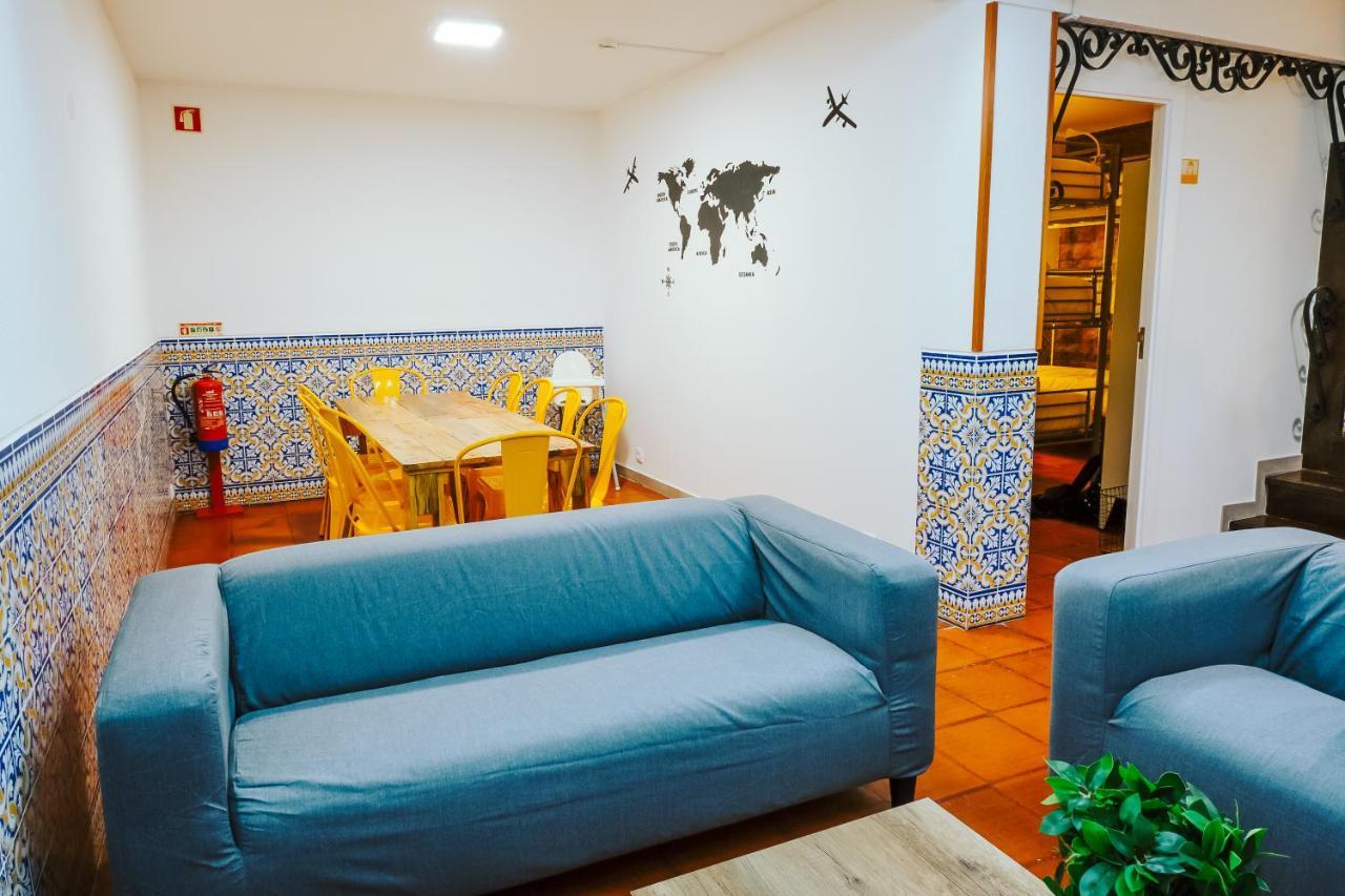 Help Yourself Hostels - Restelo Лиссабон Экстерьер фото