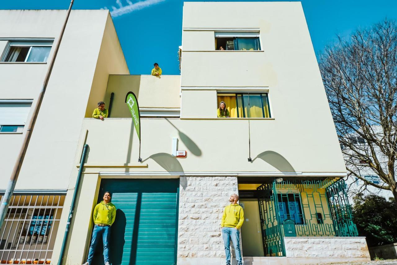 Help Yourself Hostels - Restelo Лиссабон Экстерьер фото