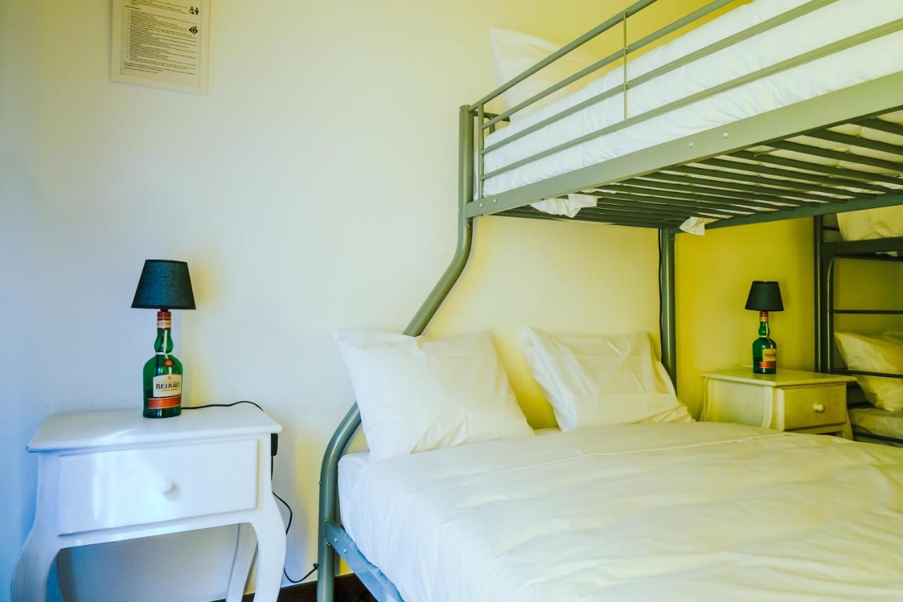 Help Yourself Hostels - Restelo Лиссабон Экстерьер фото